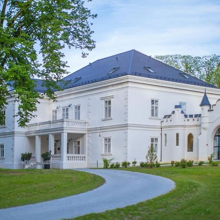 Dvorac Jankovic Bed & Breakfast Suhopolje Eksteriør bilde
