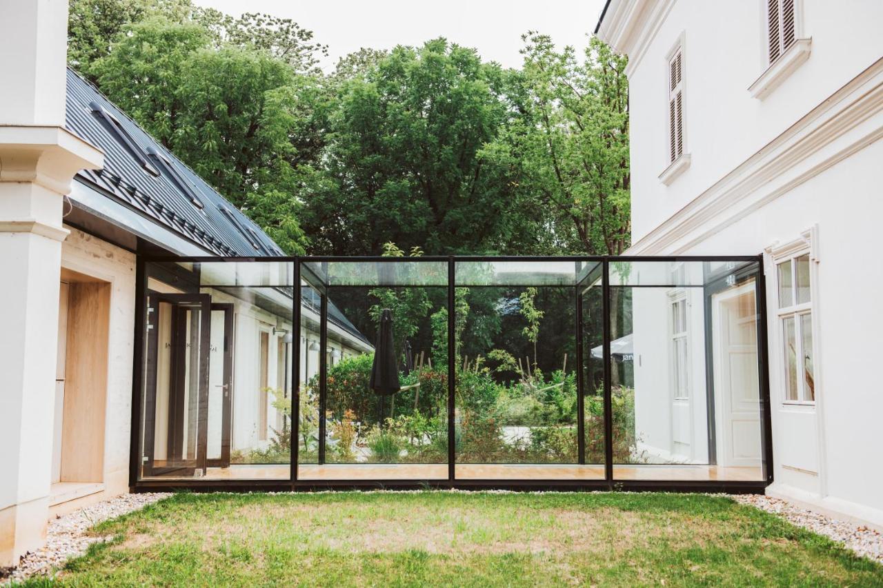 Dvorac Jankovic Bed & Breakfast Suhopolje Eksteriør bilde